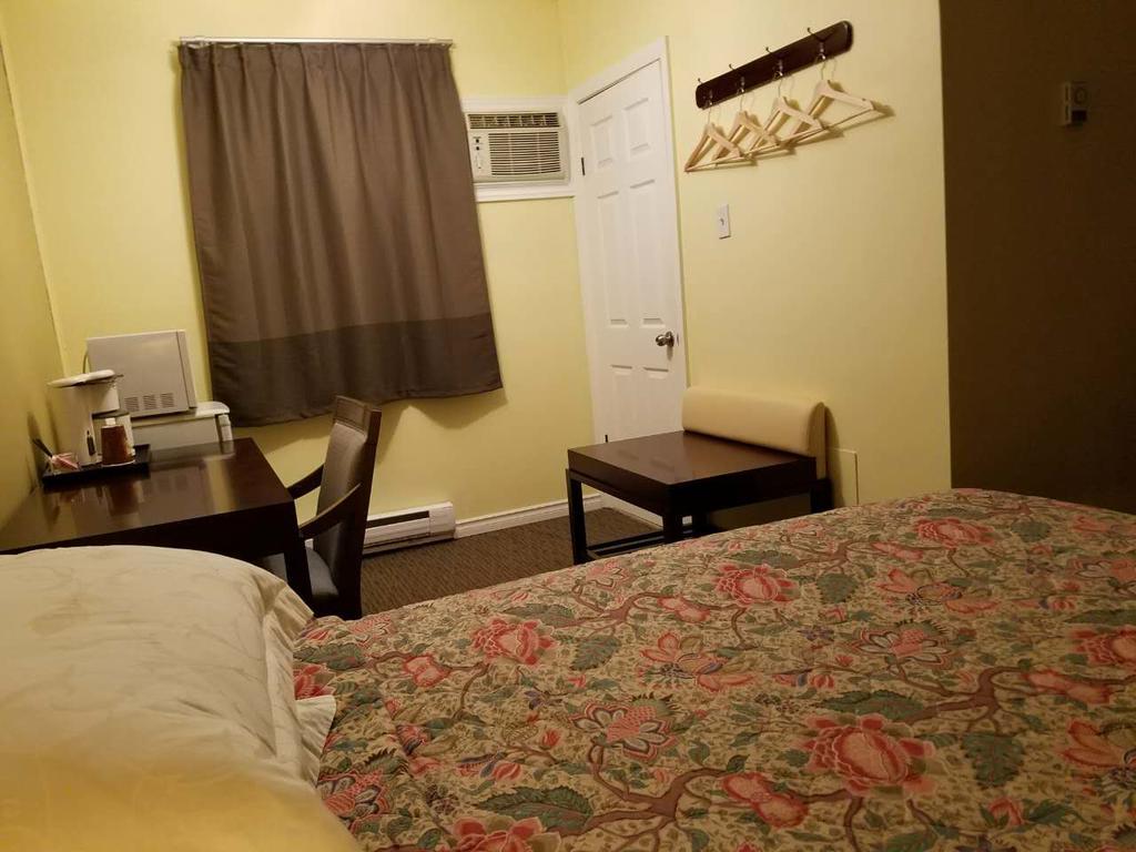 Carleton Place 7 West Motel מראה חיצוני תמונה