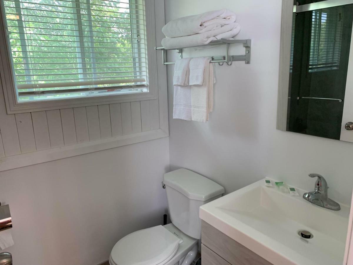 Carleton Place 7 West Motel מראה חיצוני תמונה